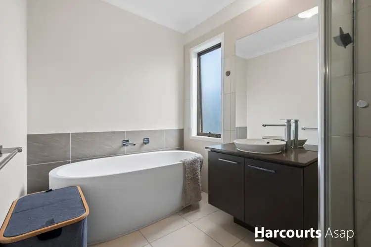 Fifth view of Homely house listing, 9 Jianni Way, Berwick VIC 3806