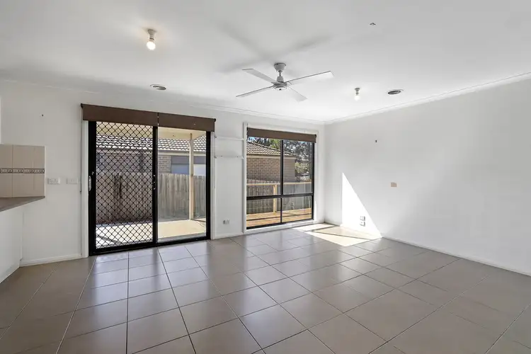 Fifth view of Homely house listing, 8 Audra Place, Warragul VIC 3820