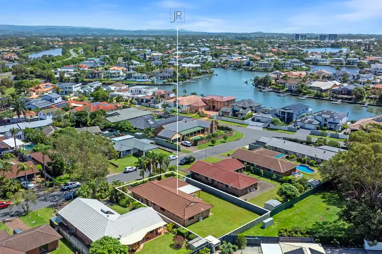 8 Turtle Street, Mermaid Waters QLD 4218