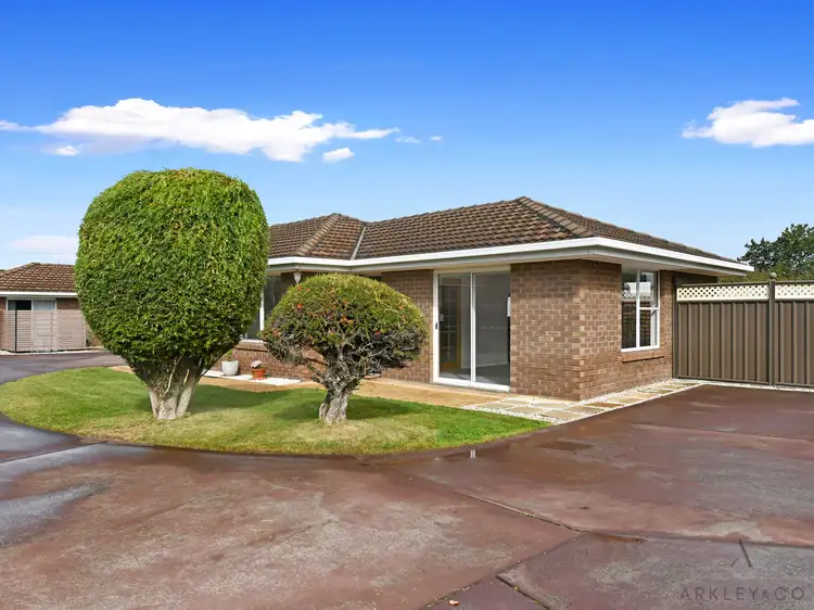 2/8 Lincoln Street, Lindisfarne TAS 7015