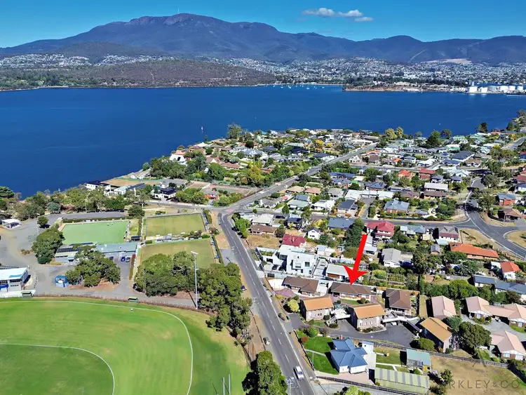 Sixth view of Homely villa listing, 2/8 Lincoln Street, Lindisfarne TAS 7015