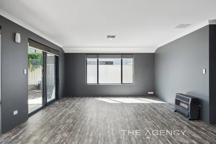 Sixth view of Homely house listing, 1 Collanda Circuit, Carramar WA 6031