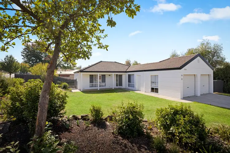 8 Avondale Drive, Wodonga VIC 3690