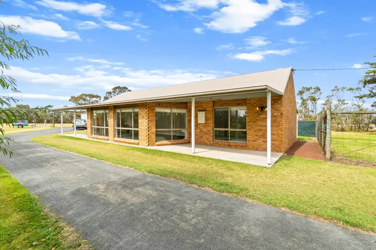 254 Gibsons Road, Sale VIC 3850