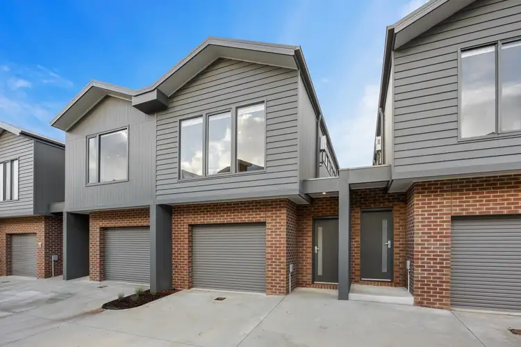 9 Eldenwood Mews, Canadian VIC 3350