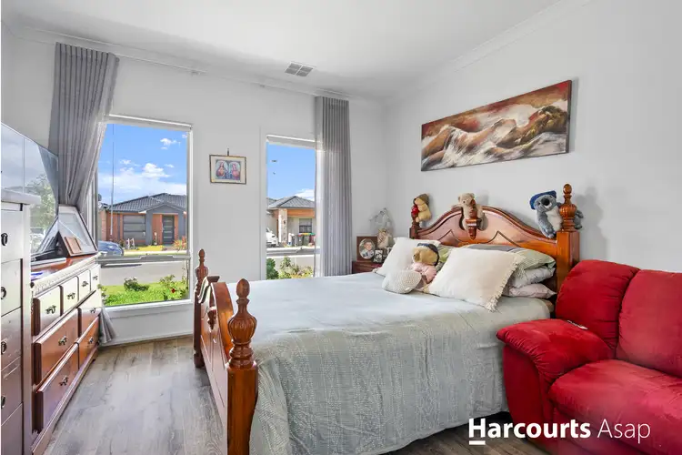 Fifth view of Homely house listing, 32 Positano Circuit, Berwick VIC 3806