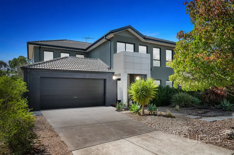 11 Sunderland Way, Melton West VIC 3337