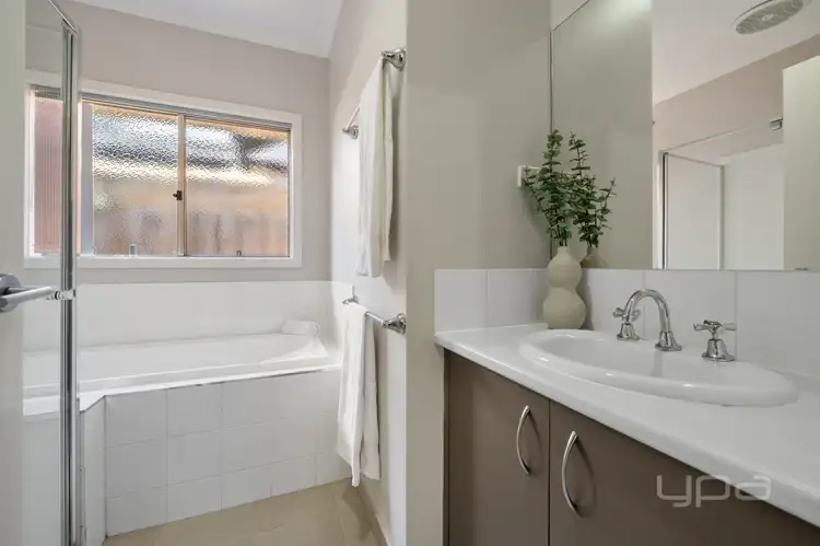 Fifth view of Homely house listing, 28 Walhalla Drive, Eynesbury VIC 3338