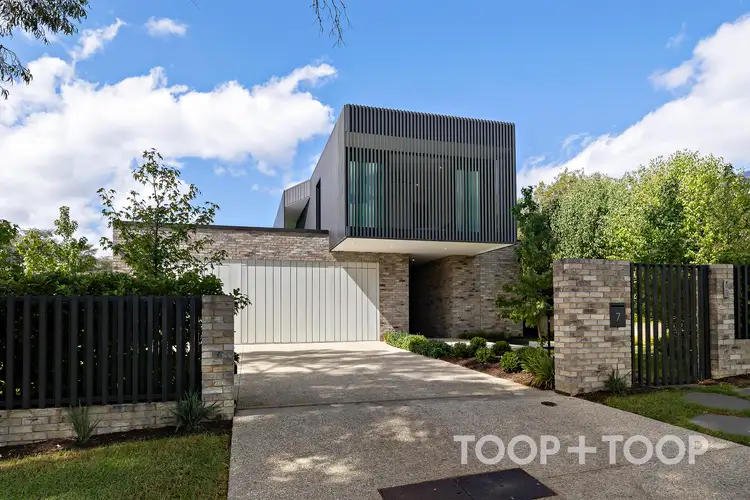 7 Rentoul Avenue