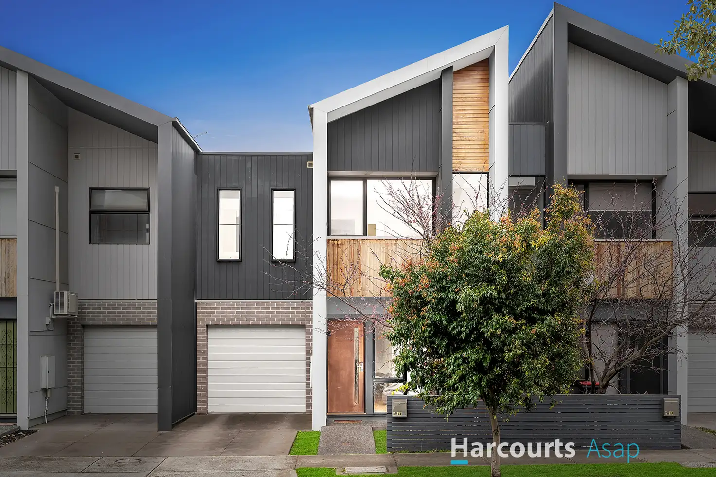 Main view of Homely townhouse listing, 3/1A King George Parade, Dandenong VIC 3175