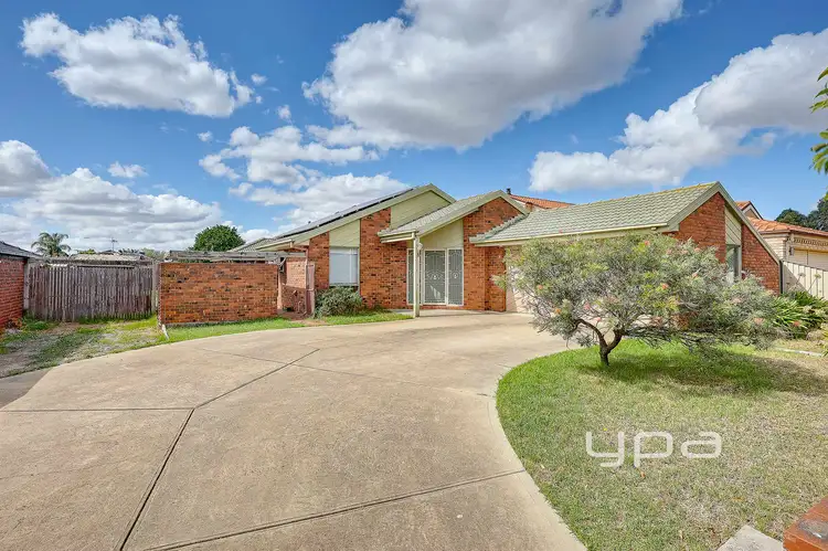 8 Chaffmill Close, Sydenham VIC 3037