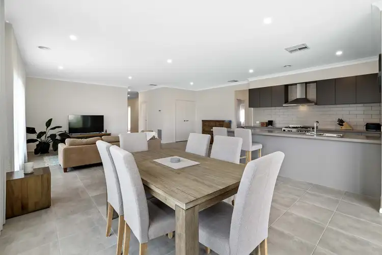 Sixth view of Homely house listing, 8 Henley Avenue, Warragul VIC 3820