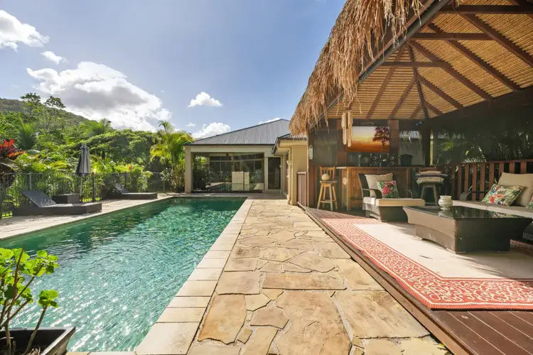 13 Des Quinlan Crescent, Tallebudgera QLD 4228