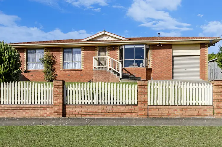 4 Lipook Court