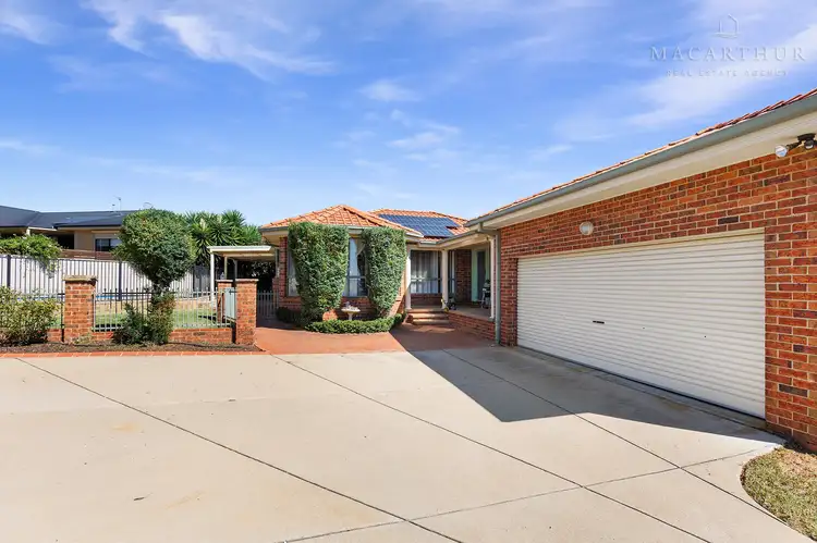 5 Chisholm Place, Lloyd NSW 2650