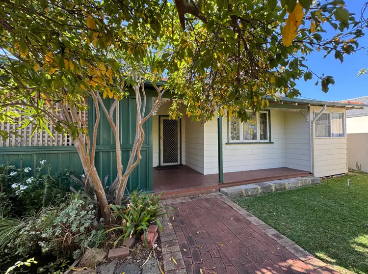 38 Leslie Street, Dudley Park WA 6210