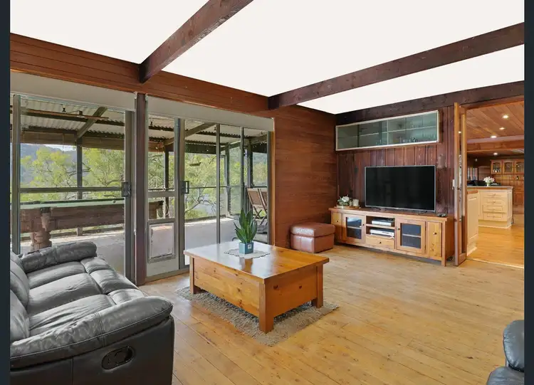402 Singleton Road, Laughtondale NSW 2775