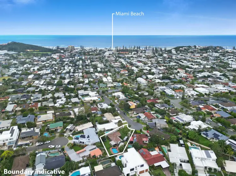 15 Gaye Parade, Miami QLD 4220