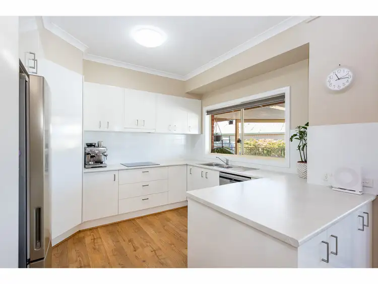 Fourth view of Homely house listing, 3 Dirru Court, Springdale Heights NSW 2641