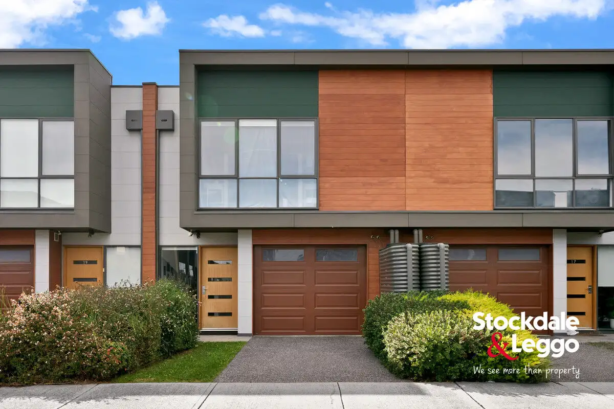 Main view of Homely townhouse listing, 18 Stonewood Circuit, Hadfield VIC 3046