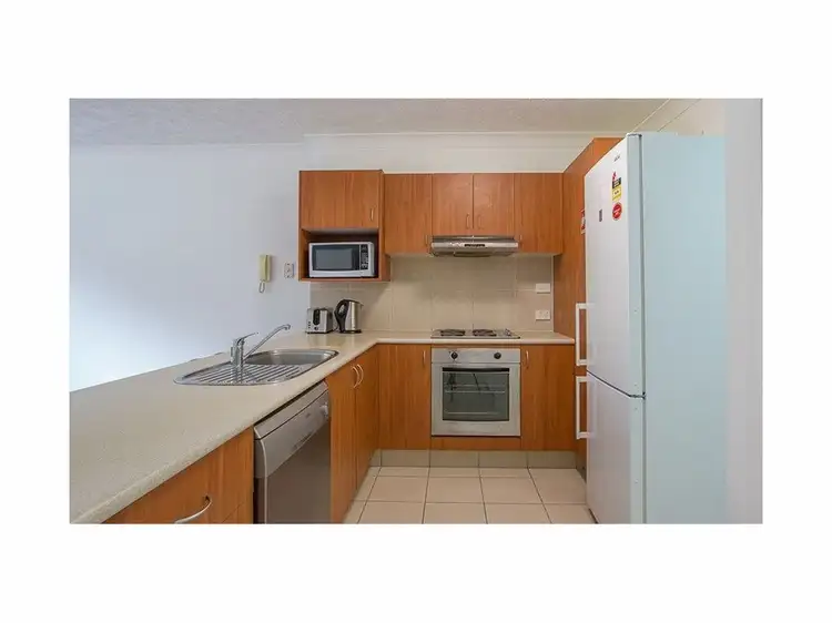 36a/7 Brown Street, Labrador QLD 4215