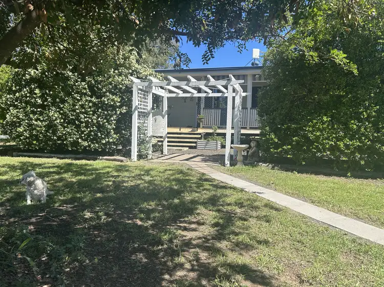 14 High Street, Jandowae QLD 4410