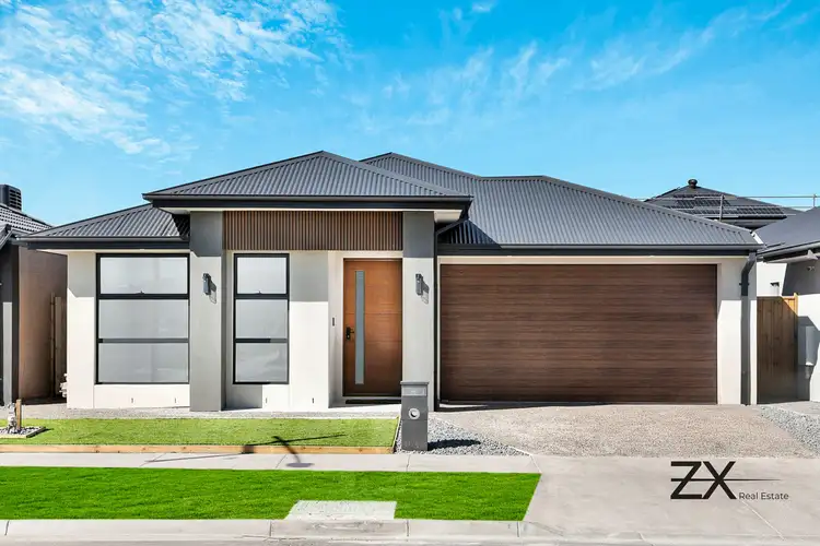 8 Heaton Road, Donnybrook VIC 3064