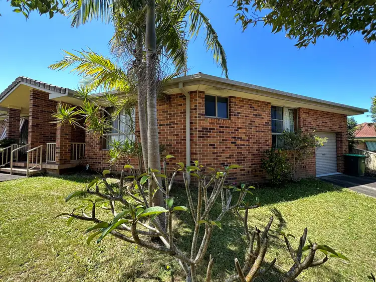 2/3 Leopardwood Street, Old Bar NSW 2430