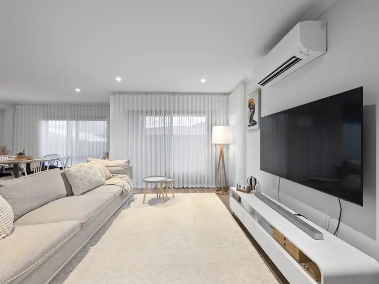 32 Dubai Circuit, Spring Mountain QLD 4300