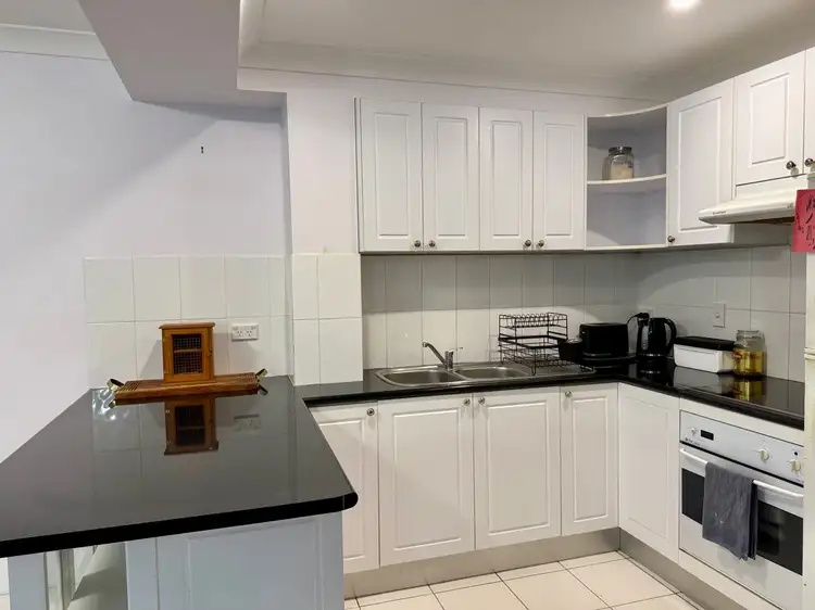 10/85 Miller Street, Urangan QLD 4655