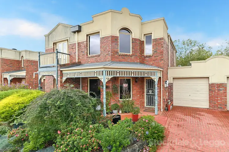 8-13 Adelaide Close