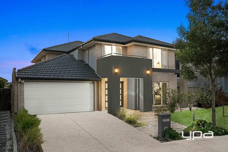 7 Celebration Drive, Sanctuary Lakes VIC 3030