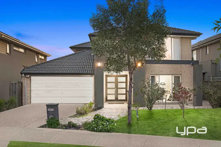 7 Celebration Drive, Sanctuary Lakes VIC 3030