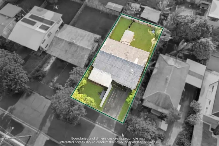 7 Lara Avenue, Southport QLD 4215