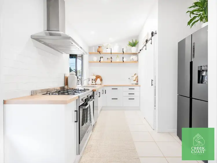 26 Canberra Avenue, Cooloola Cove QLD 4580