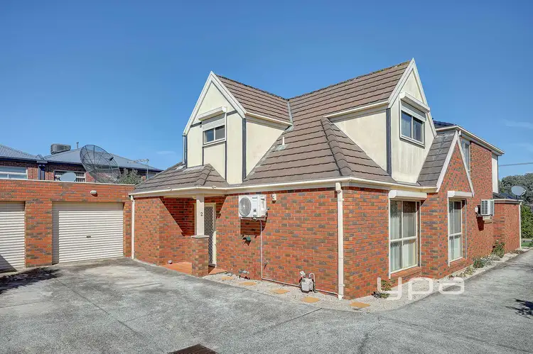Main view of Homely unit listing, 2/14 Buckingham Street, Sydenham VIC 3037