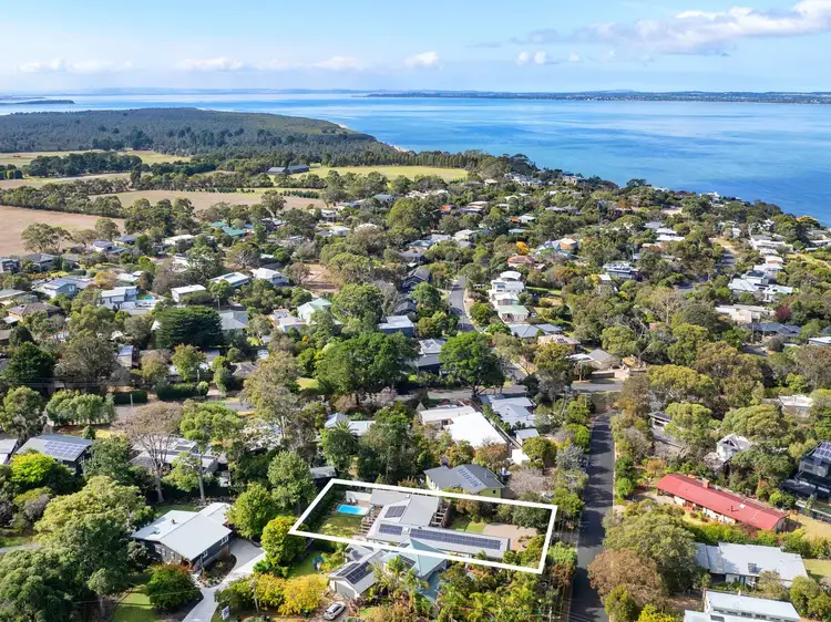 4 Lorne Grove East, Somers VIC 3927