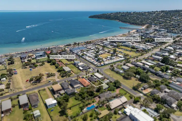 216 Dromana Parade, Safety Beach VIC 3936