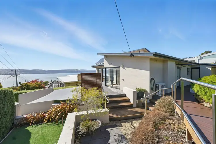 1/28 Red Chapel Avenue, Sandy Bay TAS 7005