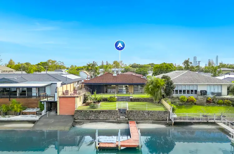 8 Sara Avenue, Broadbeach Waters QLD 4218