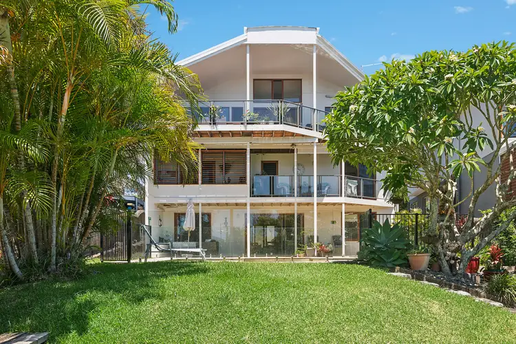 25 Dammerel Crescent, Emerald Beach NSW 2456