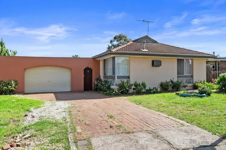 4 Ramona Place, Melton West VIC 3337