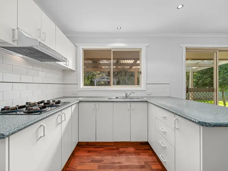 Second view of Homely townhouse listing, 2/152 Rowan Street, Wangaratta VIC 3677