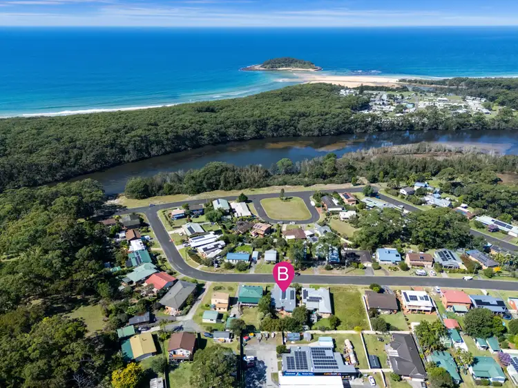 17 Torquay Drive, Lake Tabourie NSW 2539