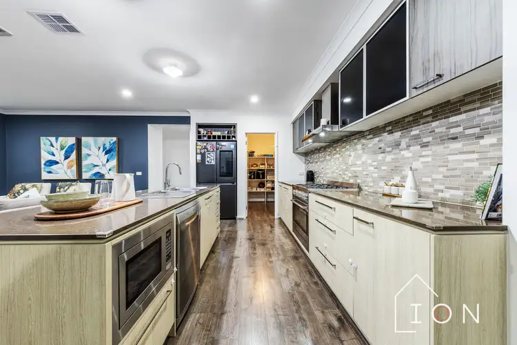Fifth view of Homely house listing, 10 Glendora Avenue, Clyde VIC 3978