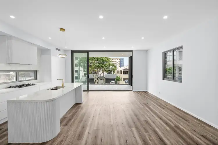 1/12 Norman Street, Southport QLD 4215