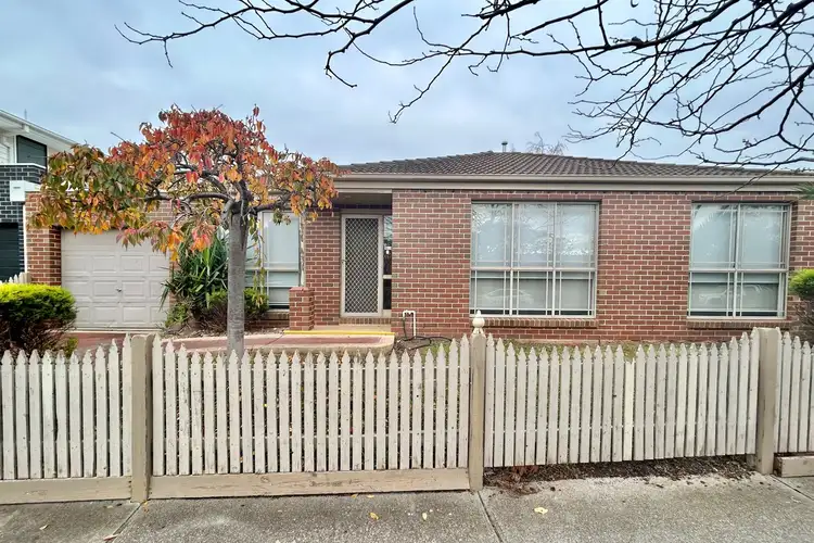 1/48 Trickey Avenue, Sydenham VIC 3037
