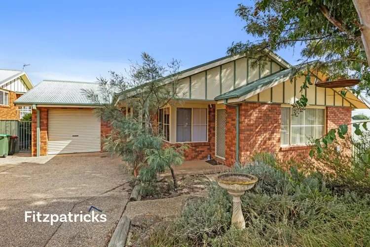 Main view of Homely unit listing, 2/3 Kincora Place, Bourkelands NSW 2650