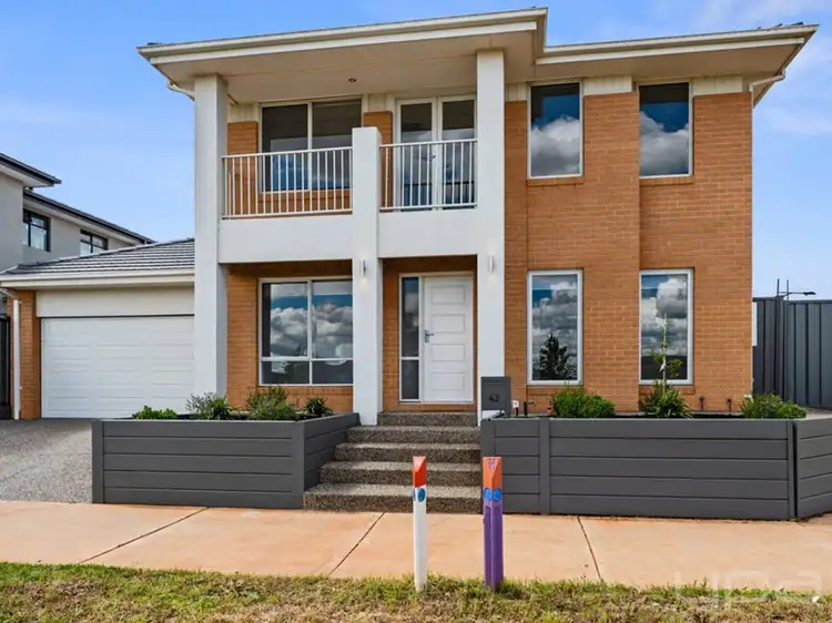 42 Wimbledon Boulevard, Strathtulloh VIC 3338