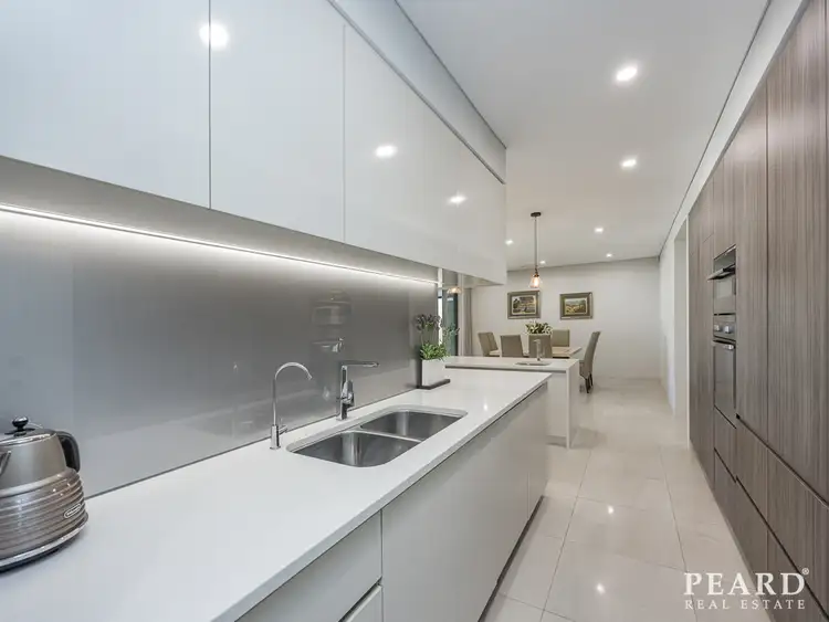 Fifth view of Homely house listing, 6 Dolcetto Way, Woodvale WA 6026